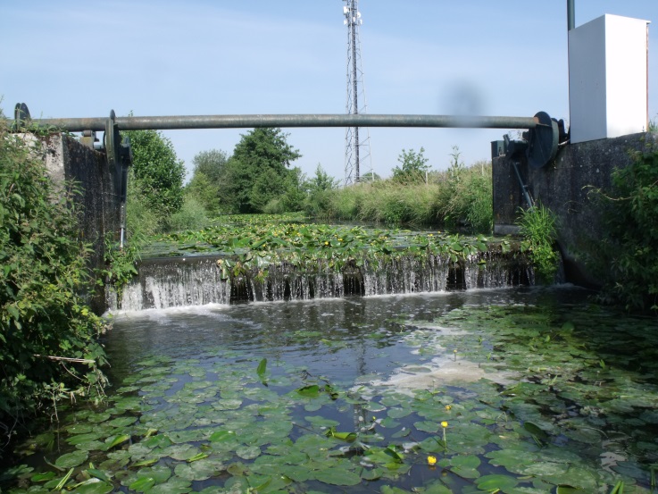 Barrage à clapet sur la Bezonde - Commune de Ladon