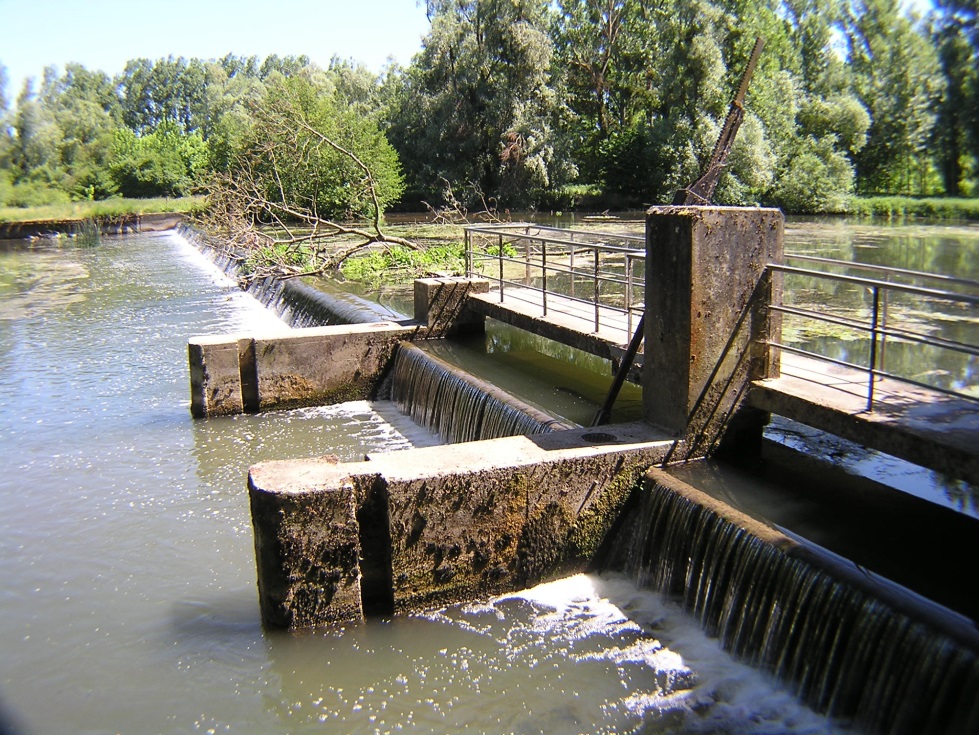 Vue du déversoir depuis la rive gauche (SIVLO 2013)