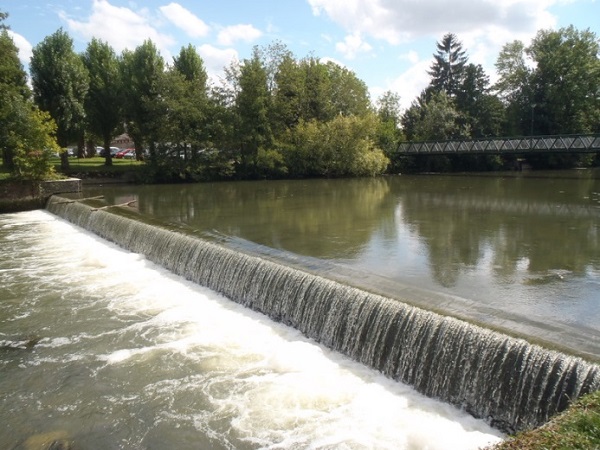 Déversoir de l'ancien moulin avant travaux